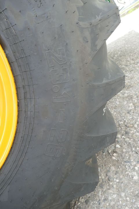 [3600-6848559-5.jpg]