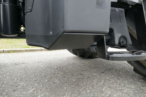 [3600-6887515-11.jpg]