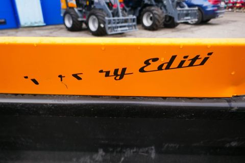 [3600-6925906-6.jpg]
