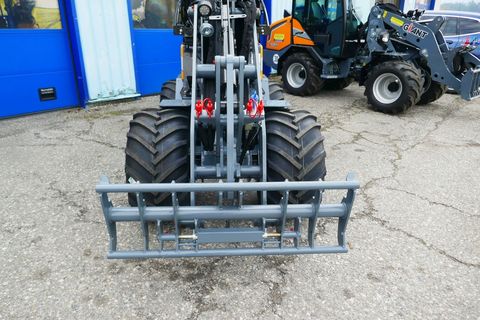 [3600-6979173-5.jpg]