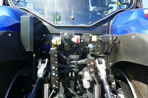 [3600-7019835-5.jpg]