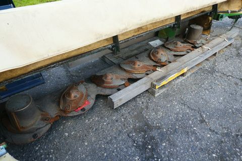 [3600-7061905-4.jpg]