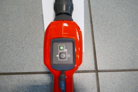 [3600-7067377-2.jpg]