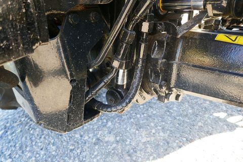 [3600-7097603-10.jpg]