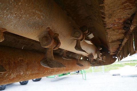 [3600-7098234-12.jpg]