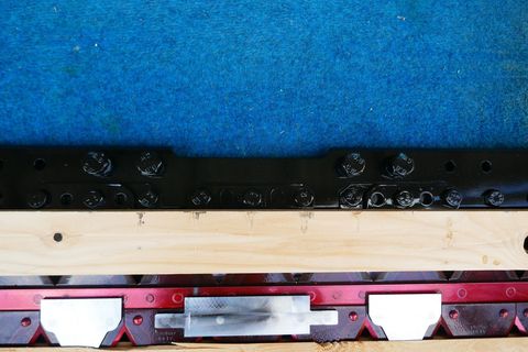 [3600-7102102-3.jpg]