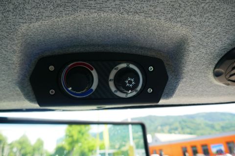 [3600-7117977-9.jpg]