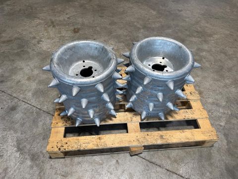 [3600-7128809-3.jpg]