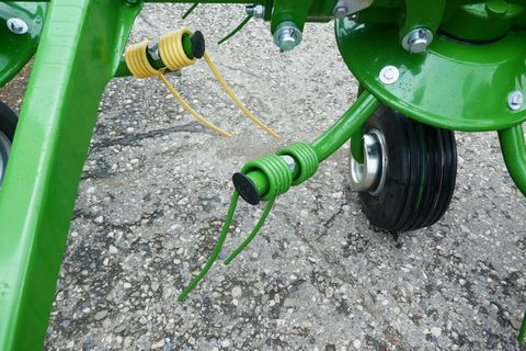 [3600-7128970-12.jpg]