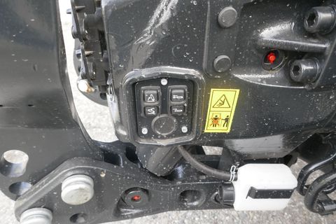 [3600-7315930-19.jpg]