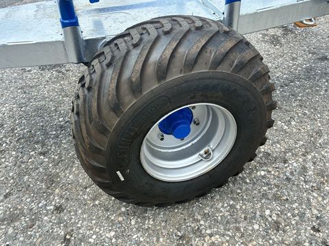 [3600-7358472-6.jpg]