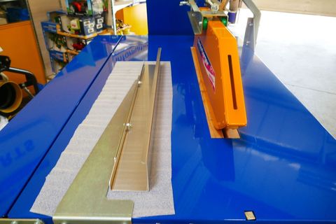 [3600-7527333-2.jpg]