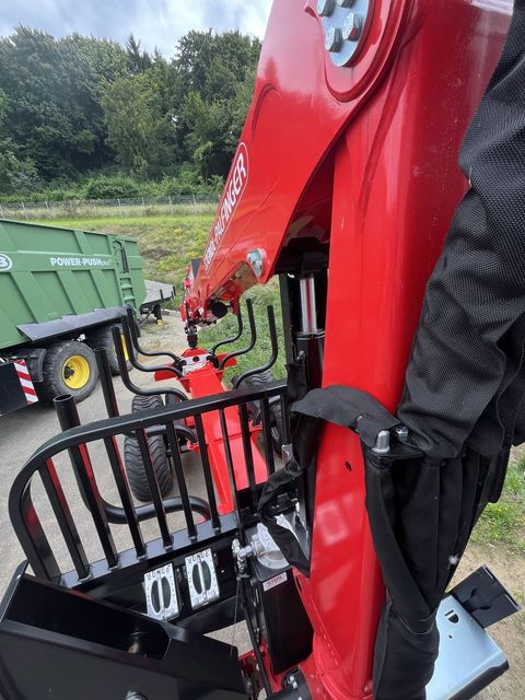 [3606-6013908-3.jpg]