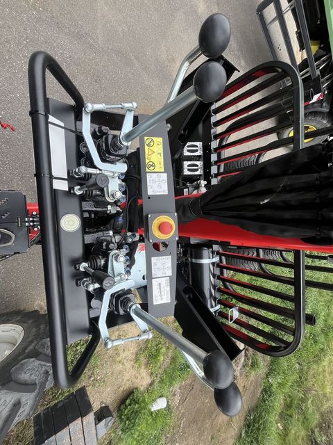 [3606-6013908-5.jpg]