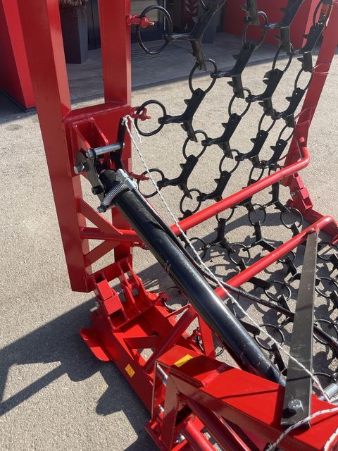 [3886-6769133-4.jpg]