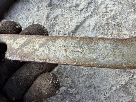 [3944-6660552-10.jpg]