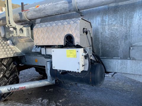 [3944-6664195-5.jpg]