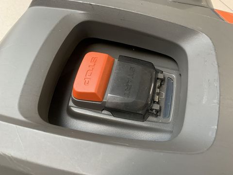 [3944-6746216-5.jpg]