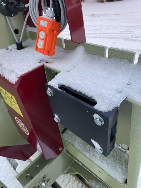 [4079-6588169-13.jpg]