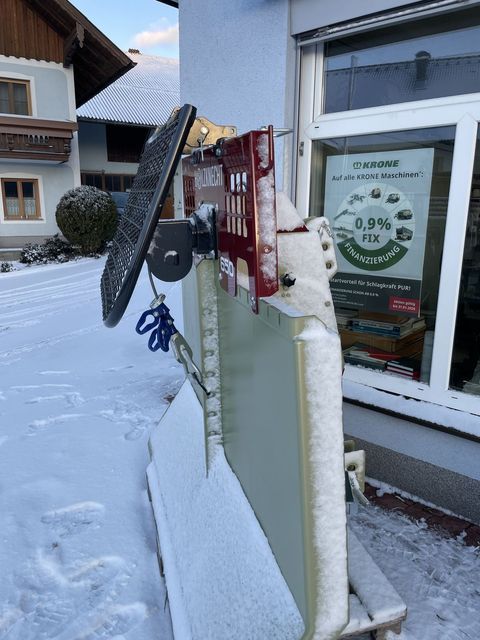 [4079-6588169-4.jpg]