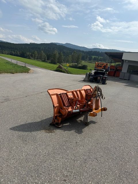 [4750-6343091-2.jpg]