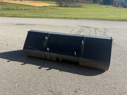 [4750-6402991-3.jpg]