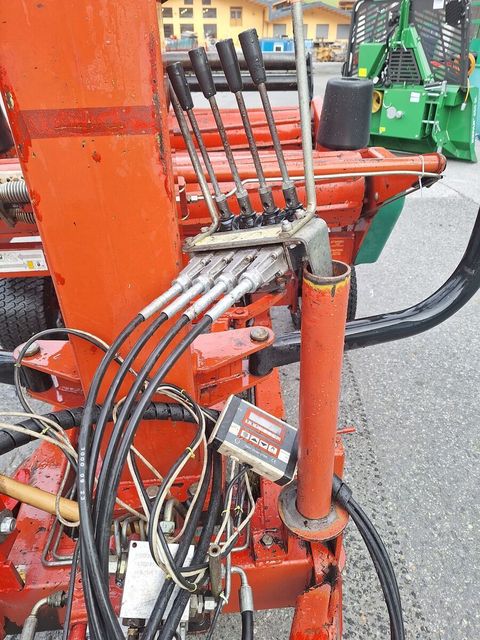 [6029-6462589-1.jpg]