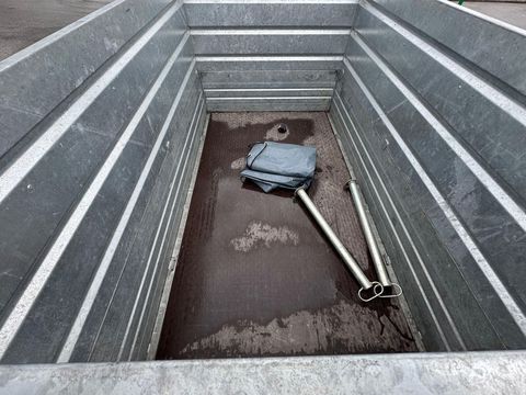 [6034-6474697-5.jpg]