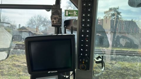 [6194-6827890-21.jpg]