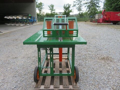 [7455-4366281-2.jpg]