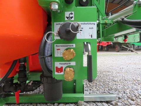 [7455-4572830-10.jpg]