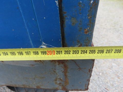 [7455-5597517-10.jpg]