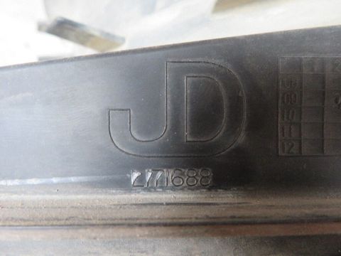 [7455-5725912-4.jpg]