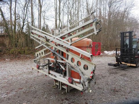 [7455-6518670-11.jpg]