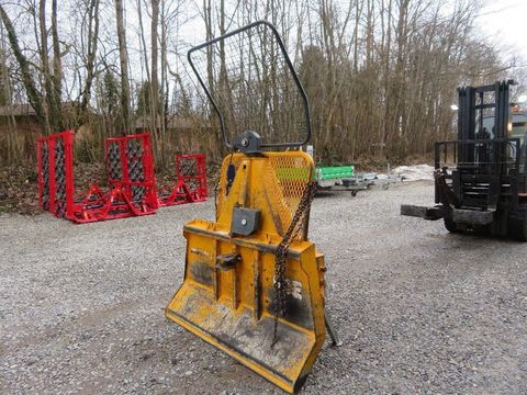 [7455-6689860-6.jpg]