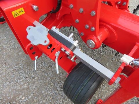 [7455-6899571-3.jpg]