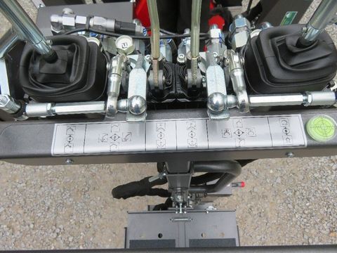 [7455-6903502-20.jpg]