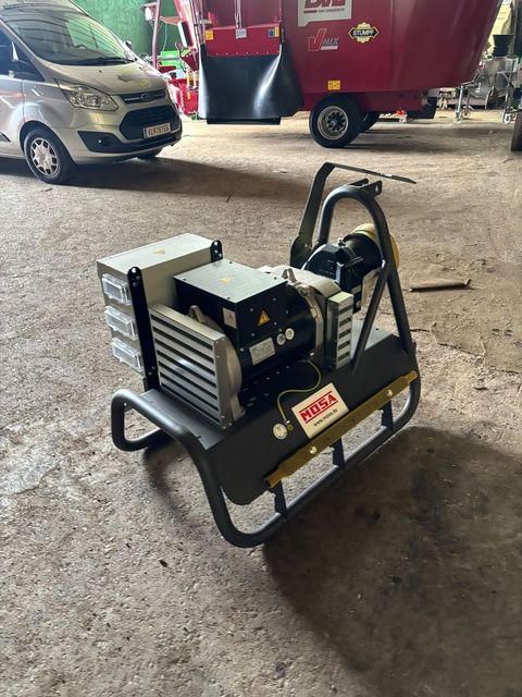 [3186-4429987-5.jpg]