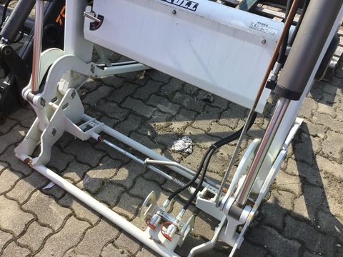 [3186-4442858-2.jpg]