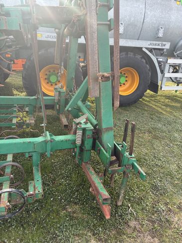 [3186-6874890-0_1.jpg]