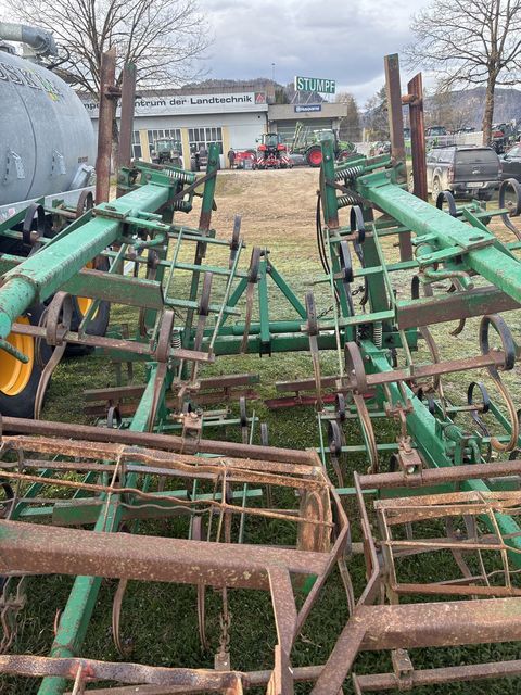 [3186-6874890-2.jpg]