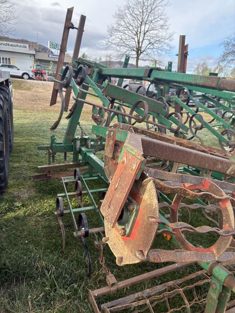 [3186-6874890-3.jpg]