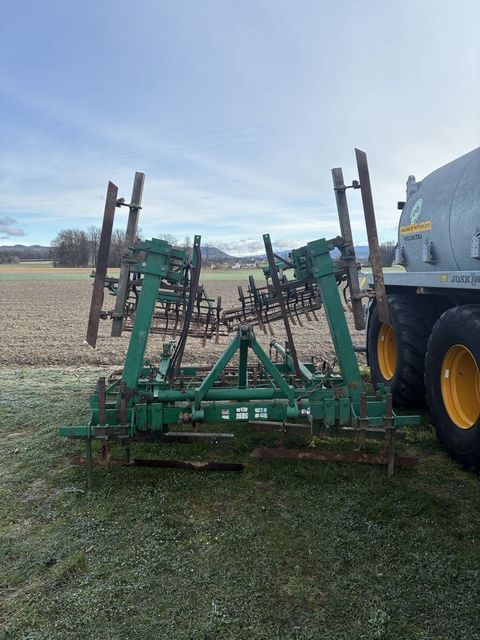 [3186-6874890-7.jpg]