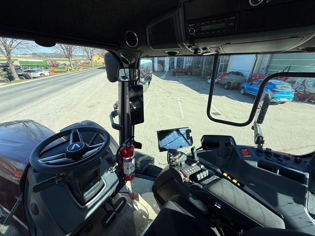 [3186-6899726-0_1.jpg]