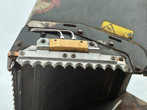 [3186-6903571-1.jpg]