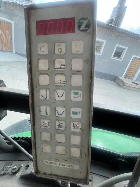 [3213-5985643-16.jpg]