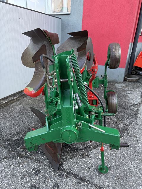 [3216-6484000-5.jpg]