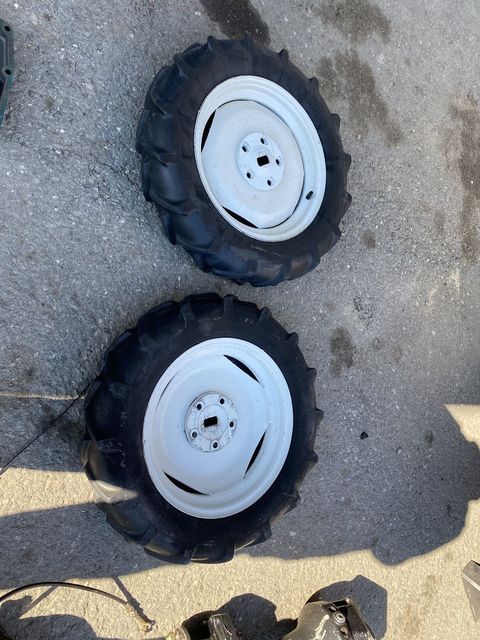 [3244-2343632-7.jpg]