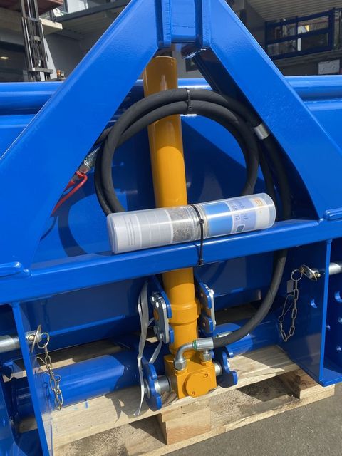 [3244-2653112-11.jpg]