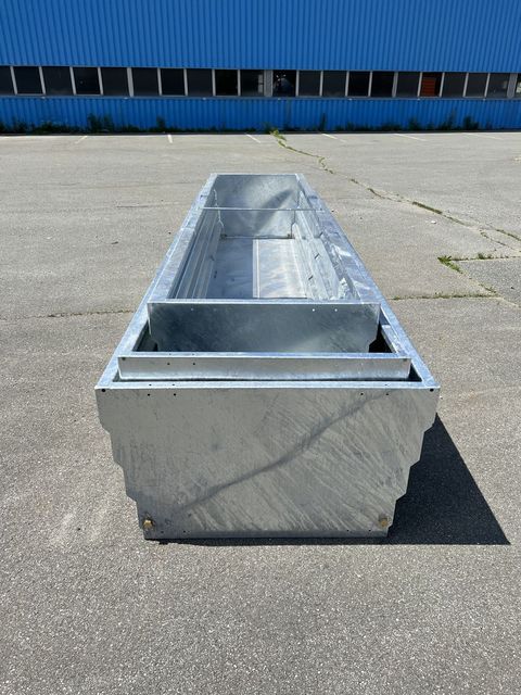 [3244-3122429-4.jpg]